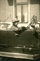 14-0220 Henriëtte in de auto, 1925-1928