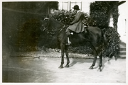 14-0226 Henriëtte te paard, 1925-1928