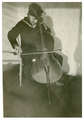 14-0234 Pleegkind Leo met de cello, 1928