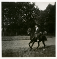 19-0031 Henriëtte te paard, 1930