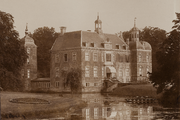 1620-0062 Voor- en oostzijde van het huis Ruurlo, met pont, ca. 1900