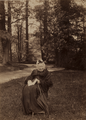 1622-0225 Sophia W. van Heeckeren van Kell (1807-1895) in de tuin van het huis Ruurlo, 15-8-1894