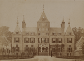 1622-0241 Voorzijde van het huis Renswoude, ca. 1900