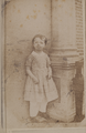 1627-0560 Portret van Justine C. van Heeckeren van Kell (1844-1934) in het huis Bingerden, ca. 1850