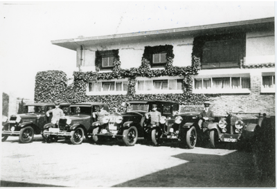 733-0007 Auto's van familie Kröller. 2 x Rolls Royce, 1 Mercedes, 1 Cadillac, 1 Italiaanse sportauto, 1920-1940