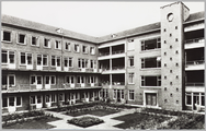 4604 Insula Dei , Arnhem. Binnenhuis van 't Verpleeghuis Regina Pacis , ca. 1960