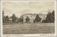 4621 Hoofdgebouw met Ziekenpaviljoen Bronbeek bij Arnhem, 1931-07-01