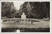 4720 Arnhem, Bronbeek borstbeeld van J.B. van Heutsz , 1951-07-14