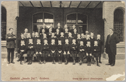 4823 Gesticht Insula Dei Arnhem Groep der groote weesjongens, 1913-04-23