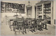 4833 Physisch Kabinet (Kweekschool) Gesticht Insula Dei Arnhem, ca. 1920