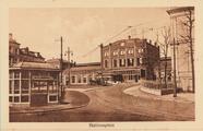 5598-0005 Stationsplein, ca. 1920