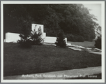 5603-0008 Arnhem, Park Sonsbeek met Monument Prof. Lorenz, Ca. 1950
