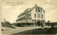96 Gezicht vanaf de hoofdingang naar het Pension-Restaurant 'Huis ter Aa', 1915-1925