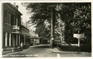 3017 Dieren, Hooge straat met Hotel de Kroon, 1930-1940