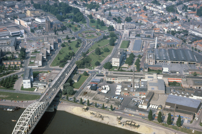 13007 John Frostbrug en Airborneplein, ca. 1980