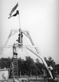 17054 Vlag in top Waalse Kerk, oktober 1951