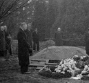 8588 Begrafenis grootvader de Booys, 11-01-1947