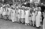 934 Inhalen pastoor Schaars, 26-05-1945
