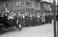 958 Inhalen pastoor Schaars, 26-05-1945