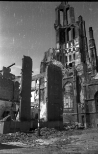 1235 Arnhem verwoest, 1945