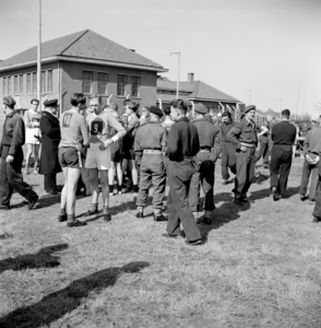 2431 Arnhem, Monnikensteeg, 21-3-1951