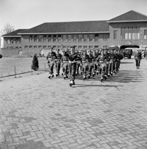 2434 Arnhem, Monnikensteeg, 21-3-1951