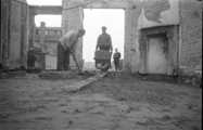 61 Arnhem verwoest, 1945