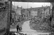 456 FOTOCOLLECTIES - DRIESSEN / RAAYEN, 1945