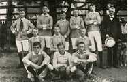 2796 Voetbal, 1930 - 1940