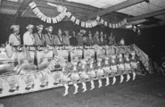 12006-0001 Carnaval. De Notenbalkers in de Stokvishal, 23-01-1982
