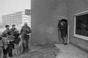 12255-0003 Slochterenweg. Opening complex Rijnland en de cwakel (Vereniging Centraal Wonen), 26-02-1982