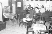 12336-0001 Stokvishal. De bar in de opgeknapte kleine zaal, 11-03-1982