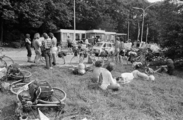 1287-0031 Rijnfietsers in Spijk, 07-08-1977