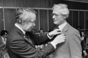 15115-0001 Velp. Koninklijke Onderscheiding voor Rector Meerman, 29-04-1983