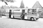 15277-0001 Spankeren. Bibliotheekbus, 27-05-1983
