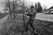 2904-0001 Ellecom. Bomen planten, 11-04-1978