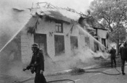 3296-0003 Heteren. Brand in café Sprokkelenburg, 09-06-1978