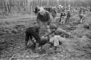 411-0004 Oosterbeek. Bilderberg Boomplantdag., 16-03-1977