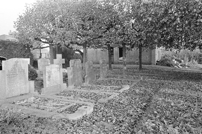 4212-0001 Velp. Begraafplaats, 03-11-1978