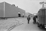 4382-0002 Zevenaar. Brandweer bij loods, 24-11-1978