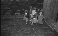 4438-0003 Gemeentehuis. Demonstratie Sinterklaas en bejaarden, 03-12-1978