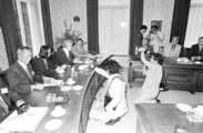 5867-0005 Brummen. Bezoek Japanse delegatie aan Gemeente, 26-06-1979