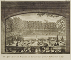 2333 De Agter Vijver van Rozendael van Boven te zien uyt het Kabinet naer 't Huys, 1718