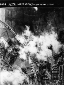 1114 LUCHTFOTO'S, 14-02-1945