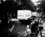 2638 AMSTERDAM HELPT ARNHEM, 11 september 1945