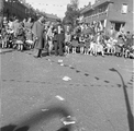 273 Spelletjes op straat, ca. 1960