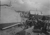 69 Benedendorpsweg 103, Oosterbeek, met geschut, 1945