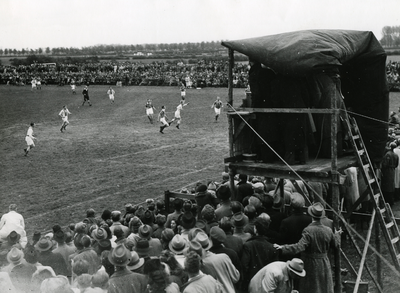 11908 Voetbalwedstrijd Vitesse, 07-05-1944