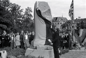 982 Monument, 17 september 1945