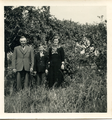 38.19 Anton ter Bogt met ouders., 1950